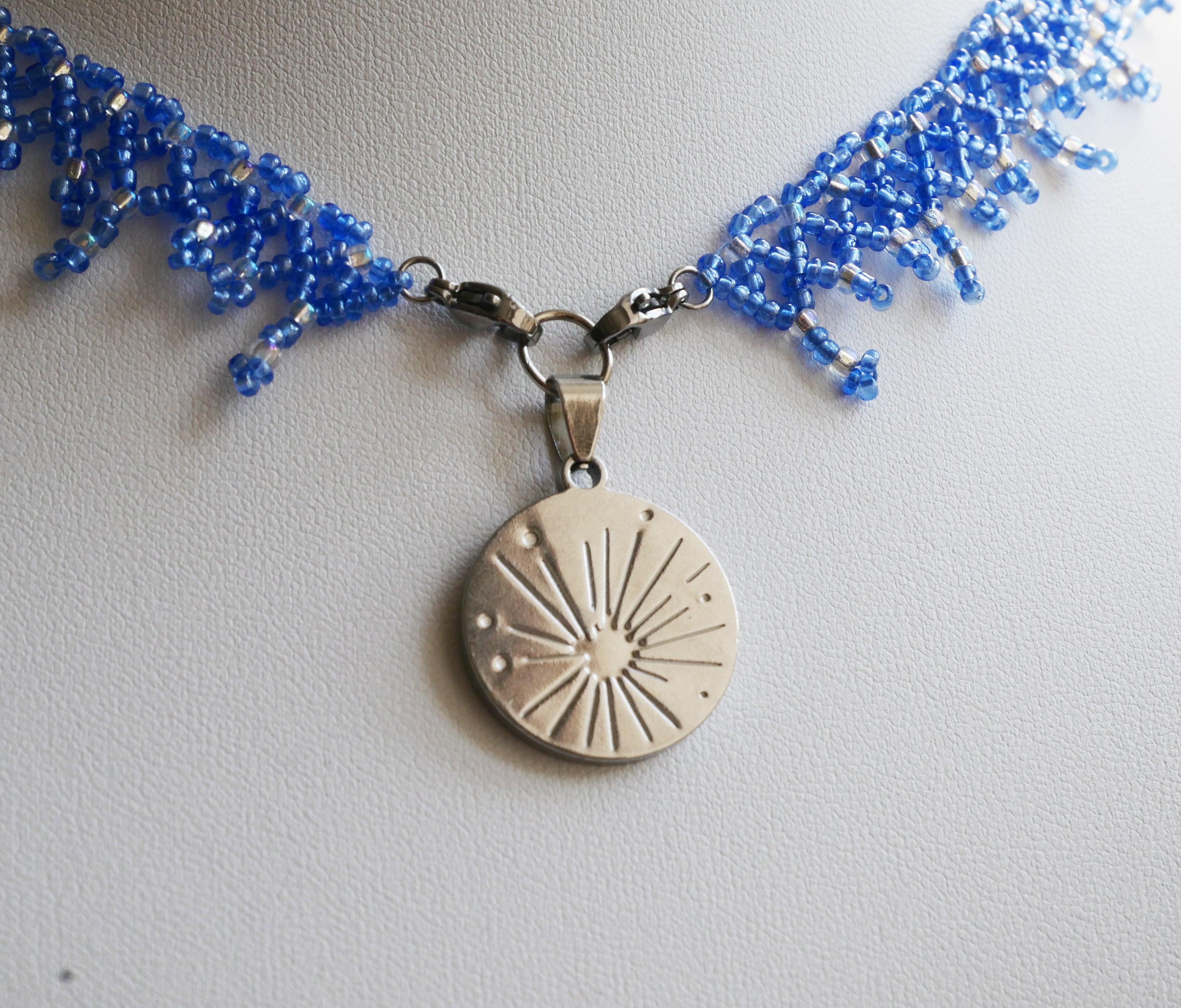 Siphonophore spécimen n°3 • perles de seconde main ✻