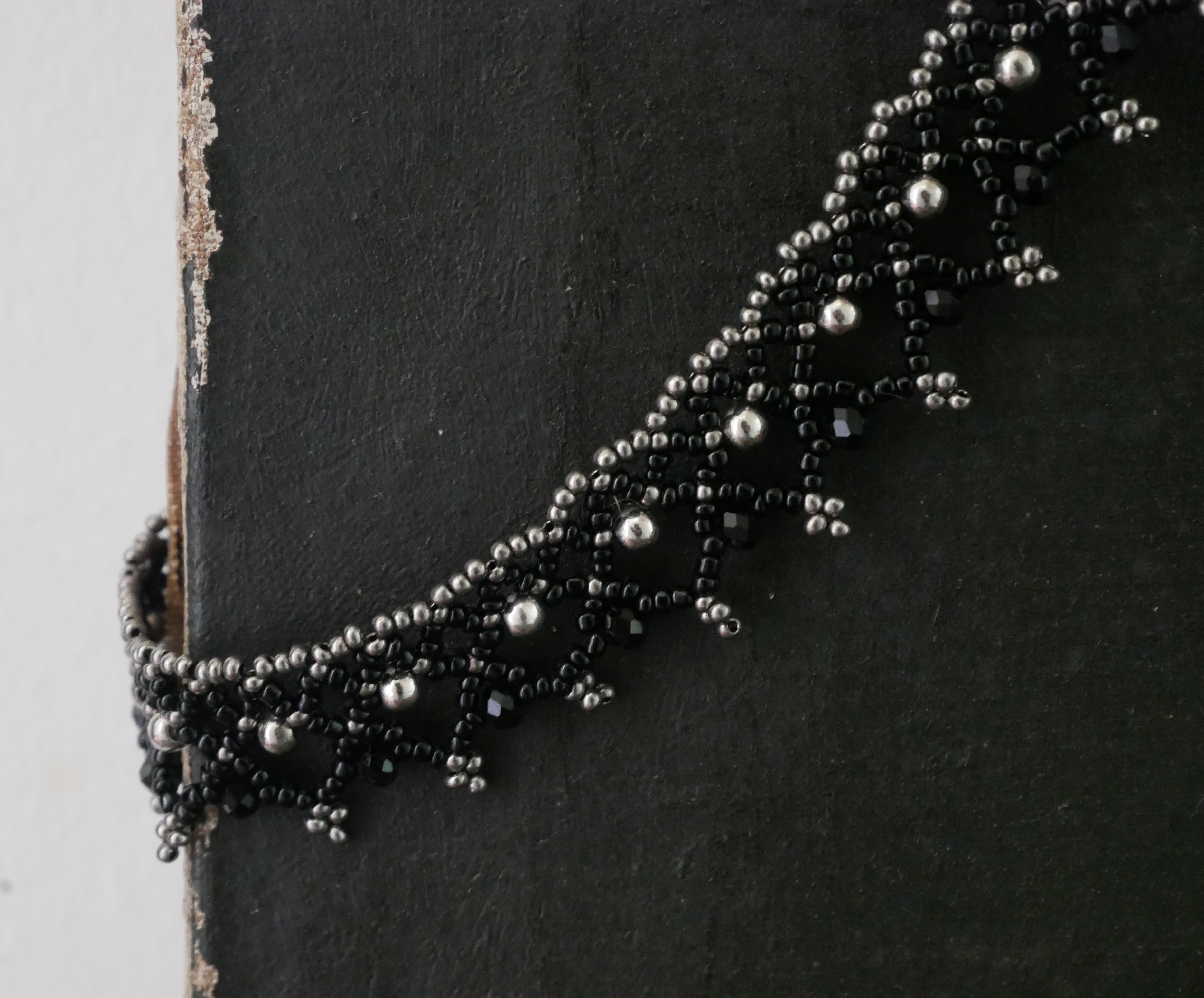 Aeolis spécimen n°4 • Perles de seconde main ❋